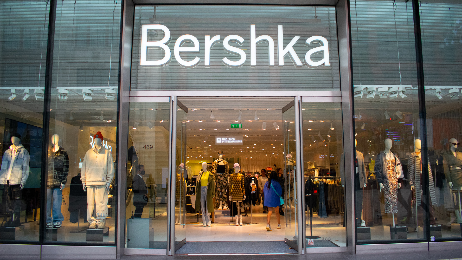 closes Bershka, and Stradivarius operations in China - TheIndustry.fashion