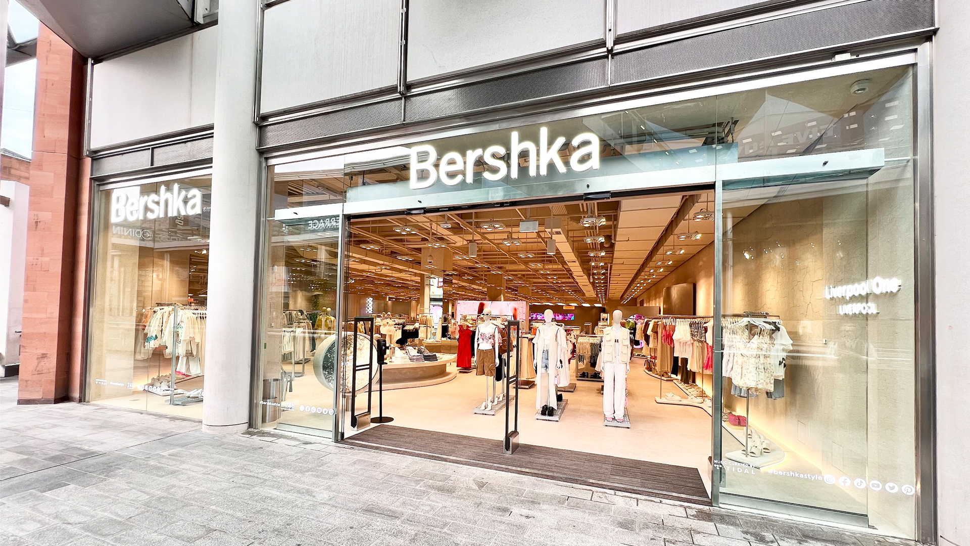 Diakritisch Speel Verzadigen Bershka opens new store at Liverpool ONE - TheIndustry.fashion