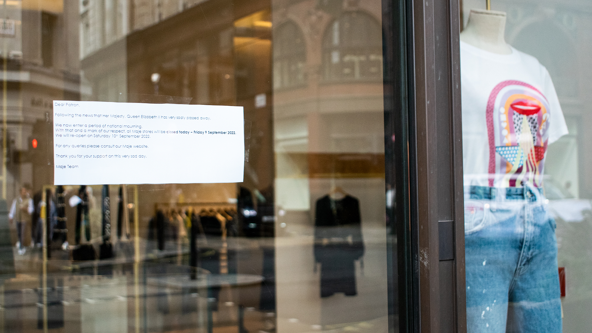 Maje informs customers about closure