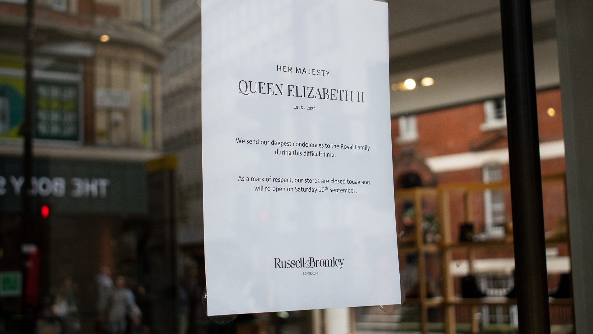 Russell & Bromley pays tribute to The Queen