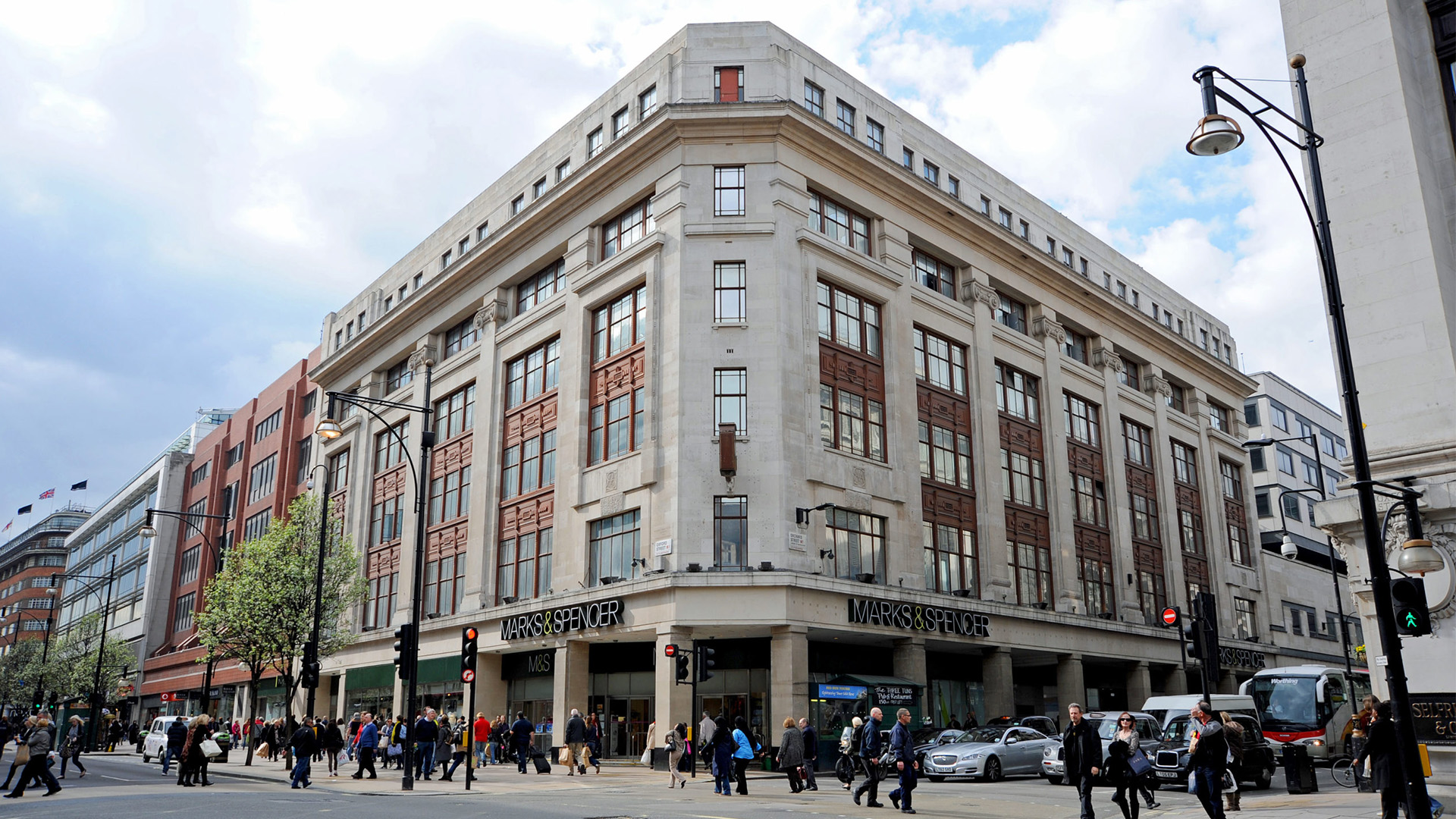 Selfridges lends its support to Marks & Spencer Marble Arch plan