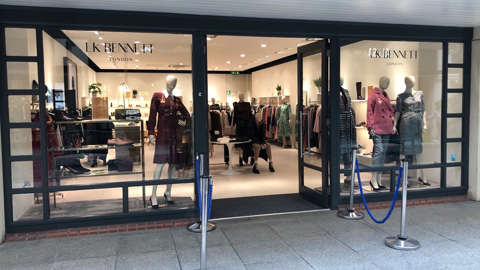 Bennett opens new store Gunwharf Quays - TheIndustry.fashion