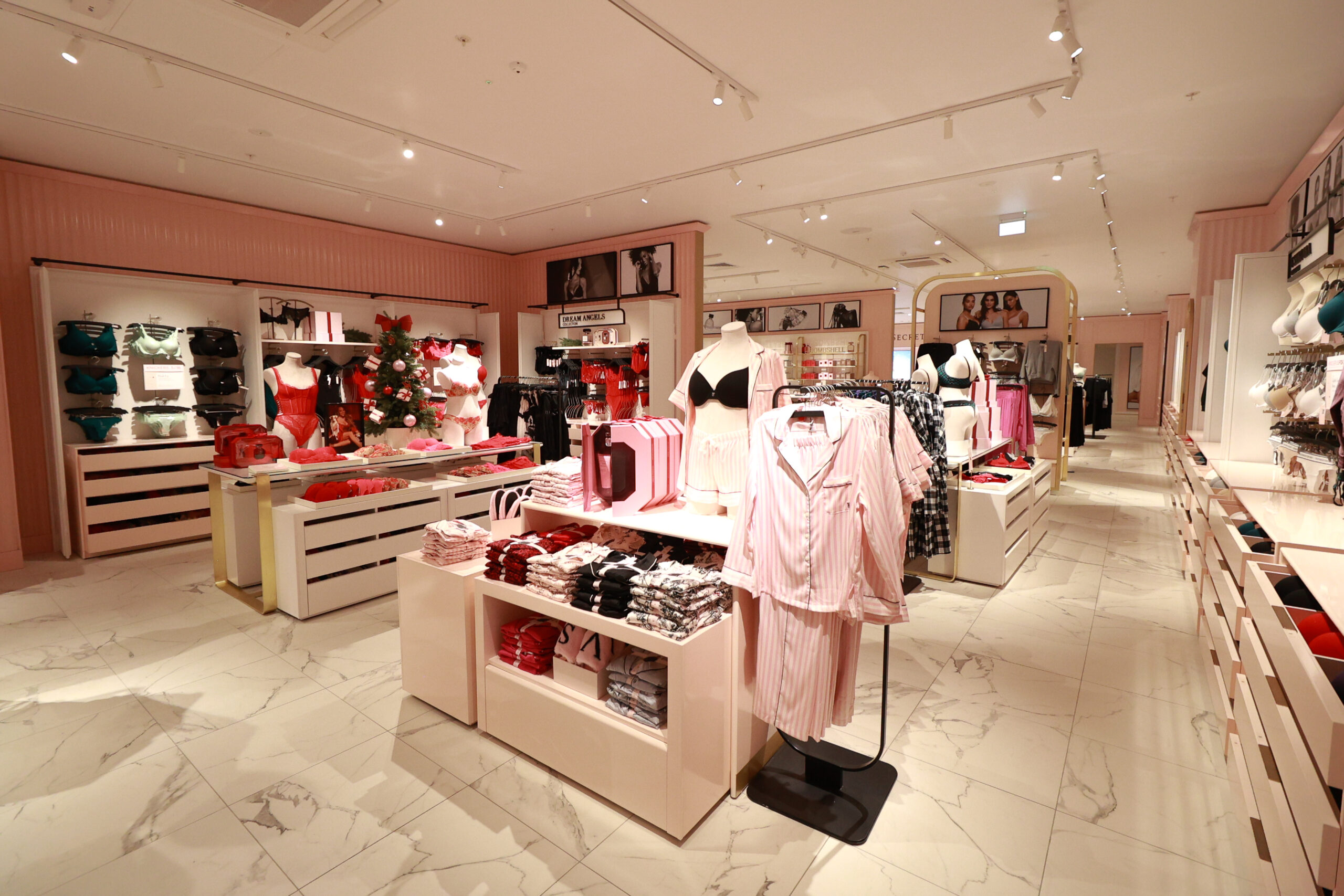 In Pictures Victoria’s Secret brings sexy back to Bristol TheIndustry.fashion