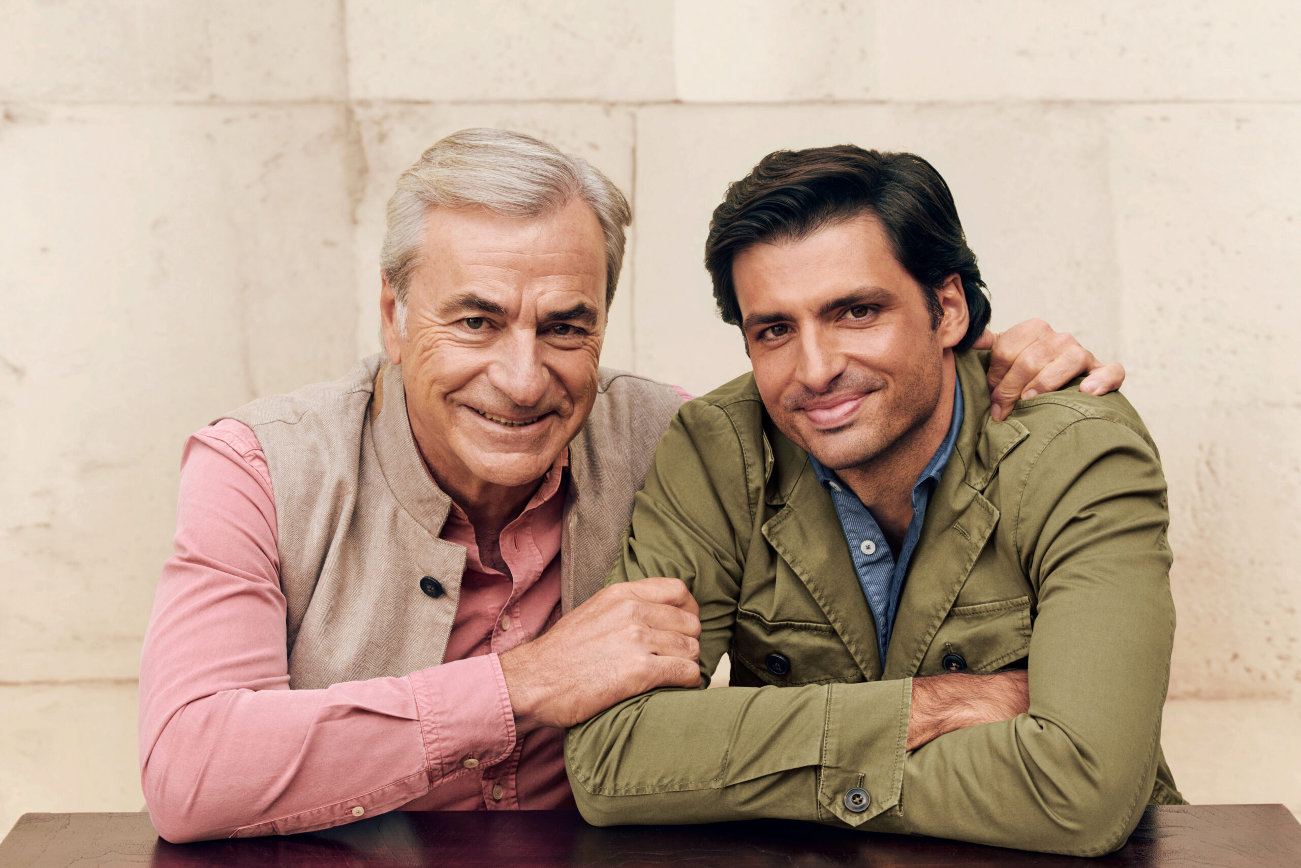 HACKETT_SS25_BC_SHOT_04_0265f3v1_300DPI-scaled In Pictures: Hackett London unveils SS25 campaign with famous father and son racing drivers