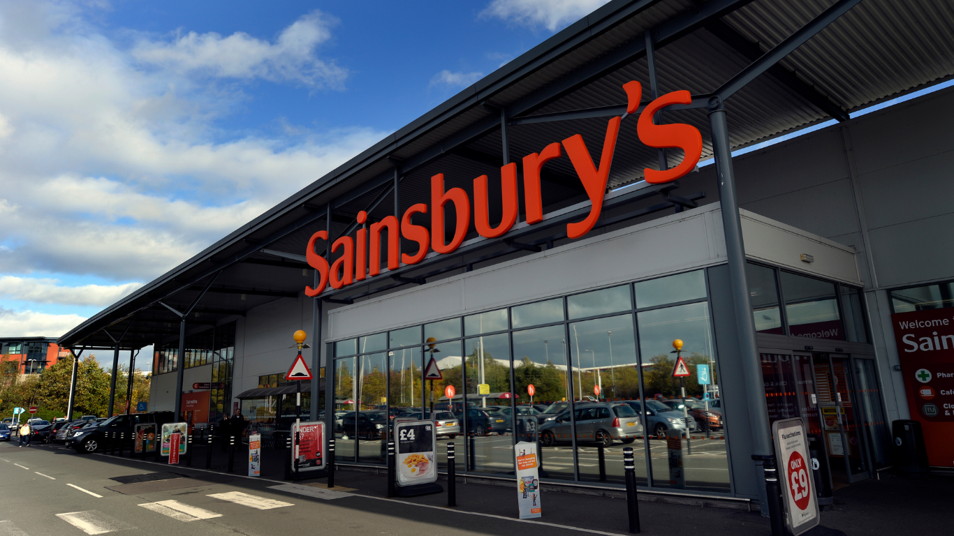 Sainsbury's creates 10,000 work experience opportunities for young people - TheIndustry.fashion