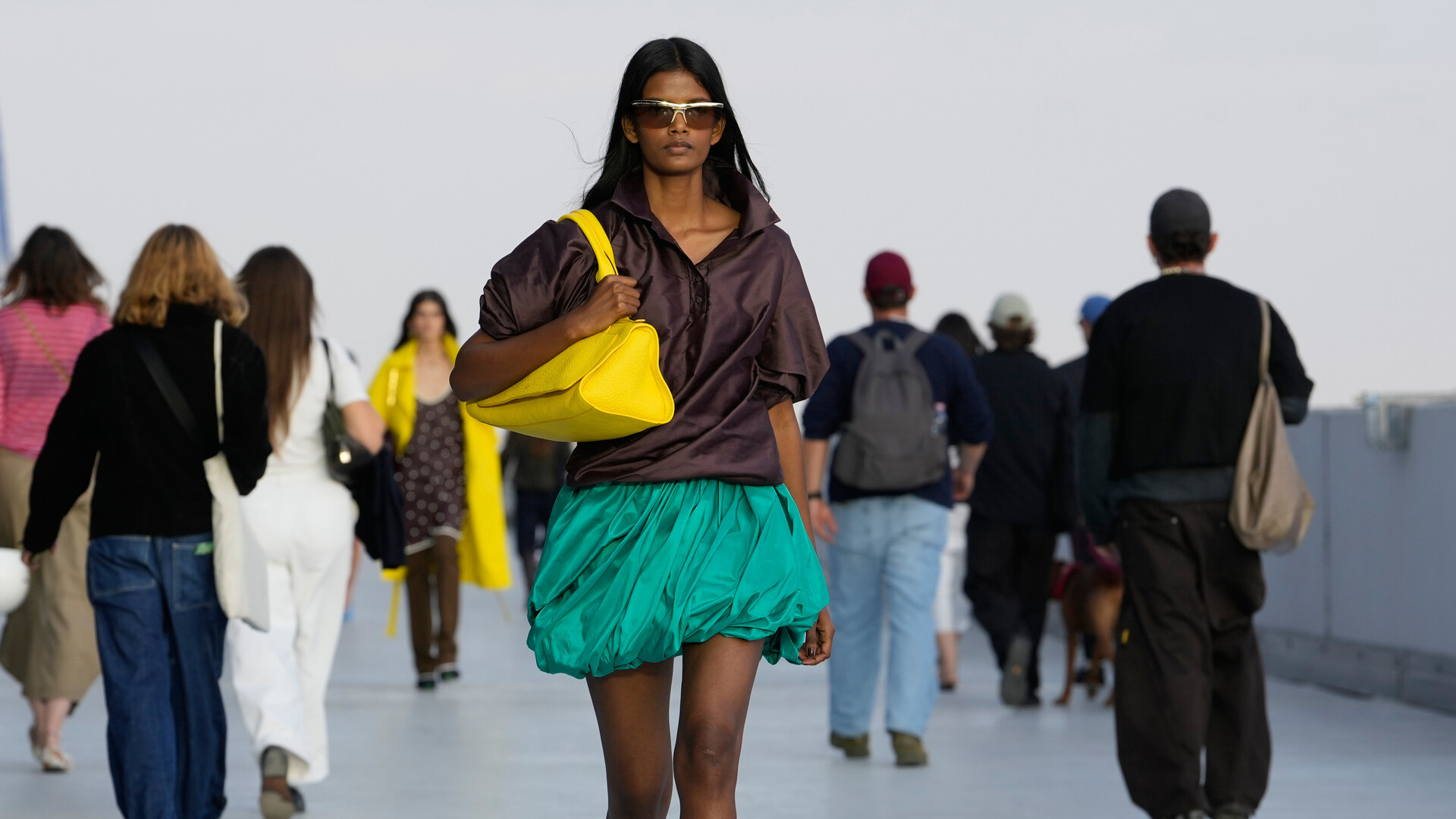 定価42万　LANVIN レザー　ジャケット　fendi gucci Prada, Fendi, Gucci and Moschino bring bold dressing to Milan