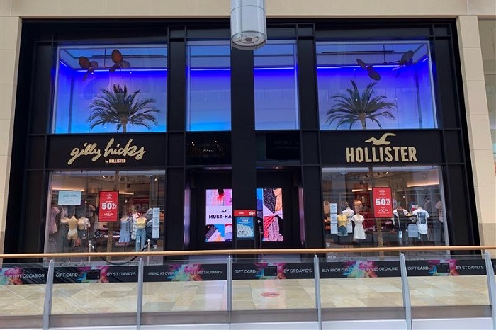 hollister offers in store